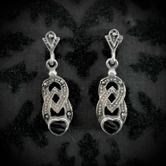 Vintage Art Deco Onyx Heart Marcasite Sterling earrings - Picture 11 of 11